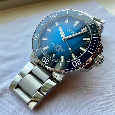 [Oris] One Month Review of Aquis Caliber 400 : r/Watches 